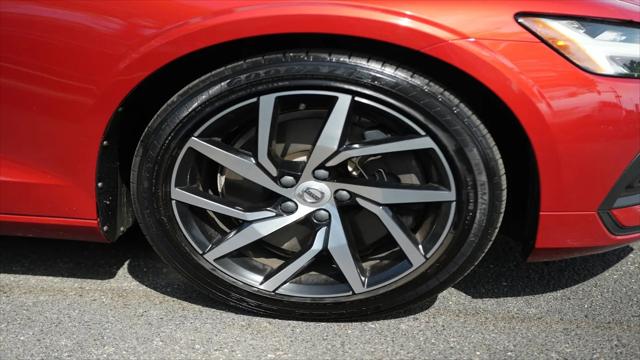 2020 Volvo S60 T6 Momentum