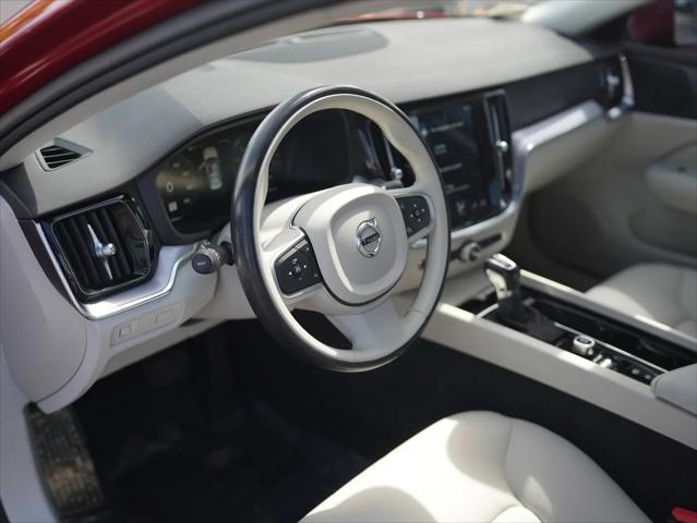 2020 Volvo S60 T6 Momentum