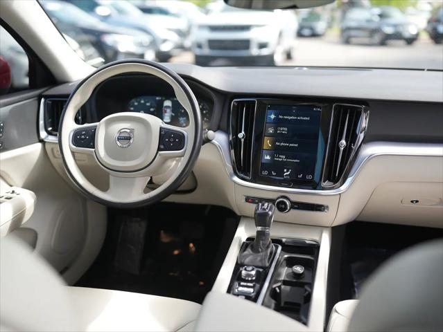 2020 Volvo S60 T6 Momentum