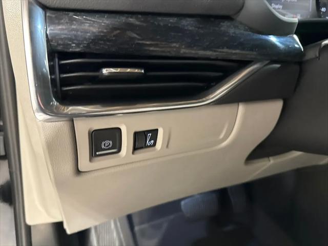 2023 Cadillac XT4 AWD Premium Luxury