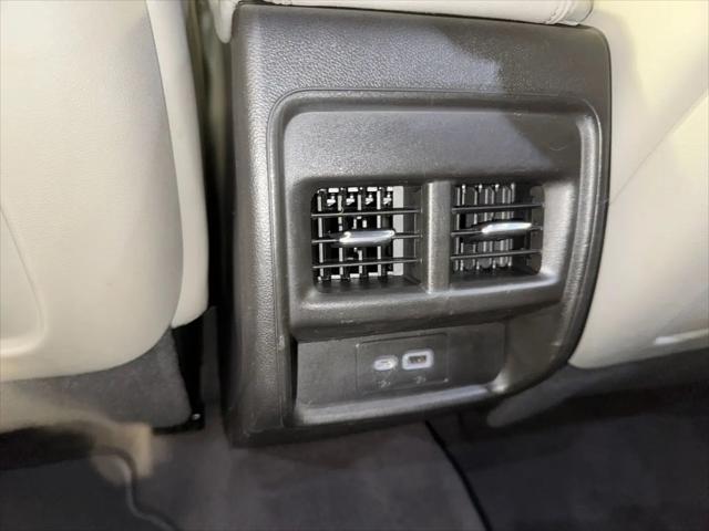 2023 Cadillac XT4 AWD Premium Luxury