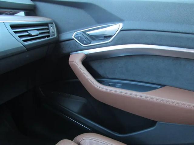 2019 Audi e-tron Premium Plus