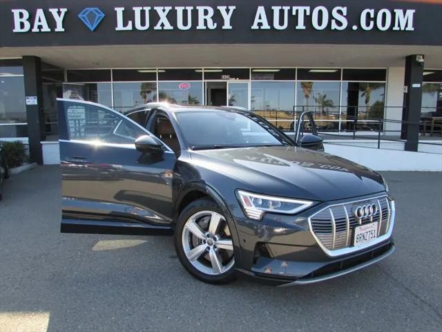 2019 Audi e-tron Premium Plus