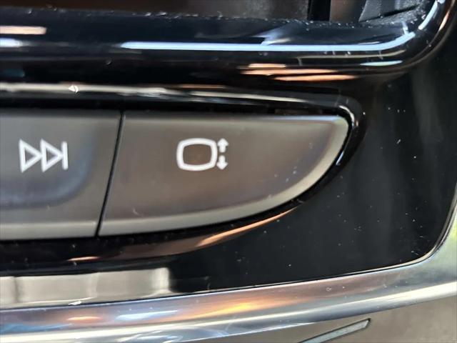 2023 Chevrolet Traverse AWD LT Cloth