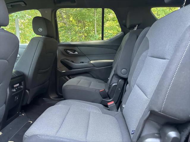 2023 Chevrolet Traverse AWD LT Cloth