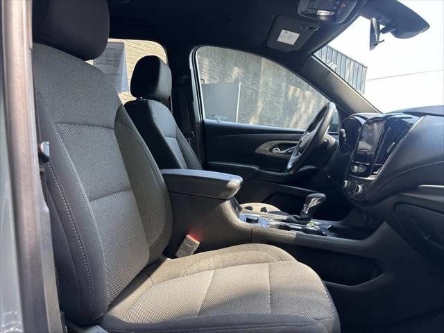 2023 Chevrolet Traverse AWD LT Cloth