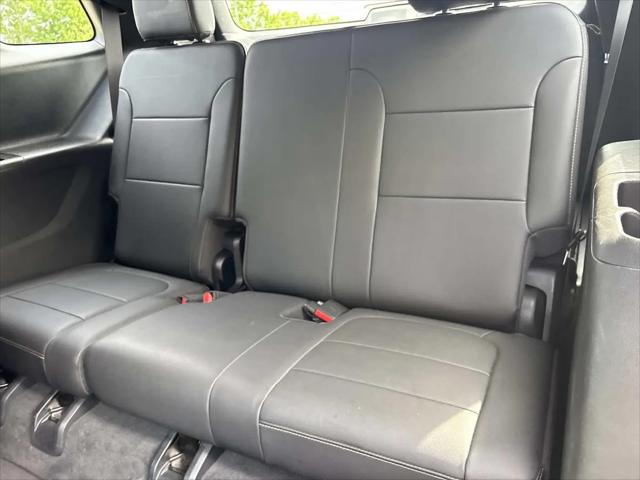 2023 Chevrolet Traverse AWD LT Leather