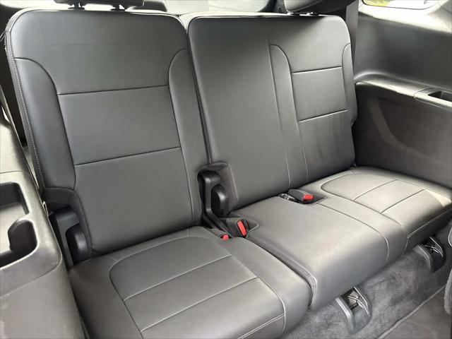 2023 Chevrolet Traverse AWD LT Leather
