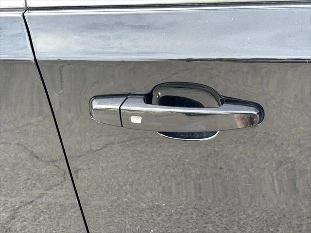 2023 Chevrolet Traverse AWD LT Leather