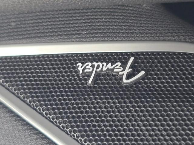 2019 Volkswagen Golf R 2.0T w/DCC & Navigation