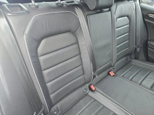 2019 Volkswagen Golf R 2.0T w/DCC & Navigation