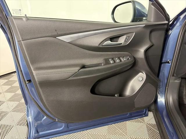 2026 Buick NV Preferred FWD