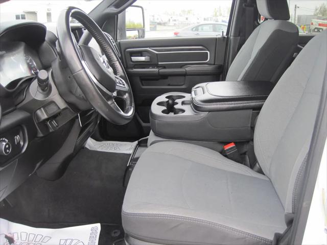 2024 Ram 3500 Big Horn Crew Cab 4x4 8' Box