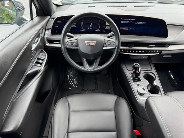 2025 Cadillac XT4 FWD Premium Luxury