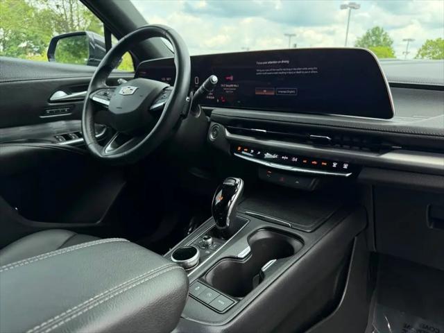 2025 Cadillac XT4 FWD Premium Luxury