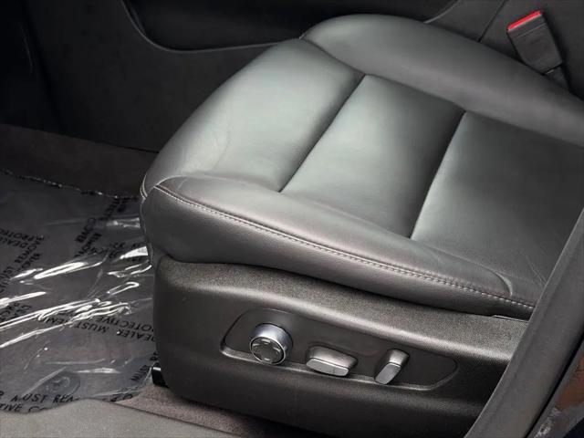 2025 Cadillac XT4 FWD Premium Luxury