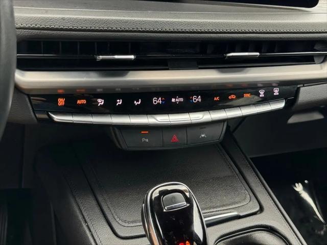 2025 Cadillac XT4 FWD Premium Luxury