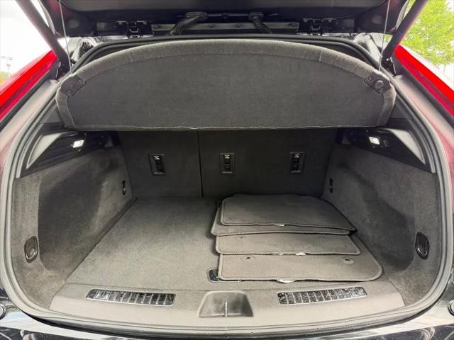 2025 Cadillac XT4 FWD Premium Luxury
