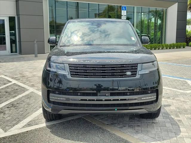 2025 Land Rover Range Rover P400 SE 7 Seat