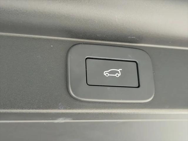 2025 Land Rover Range Rover P400 SE 7 Seat