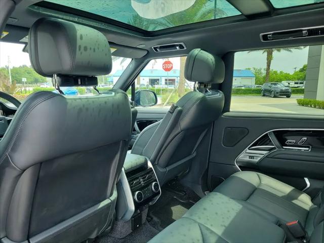 2025 Land Rover Range Rover P400 SE 7 Seat