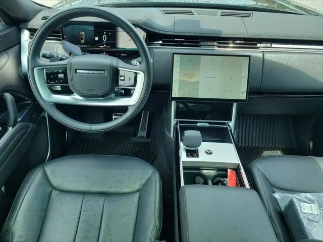 2025 Land Rover Range Rover P400 SE 7 Seat