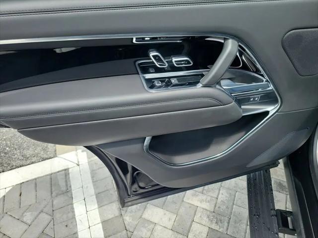 2025 Land Rover Range Rover P400 SE 7 Seat