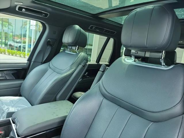 2025 Land Rover Range Rover P400 SE 7 Seat