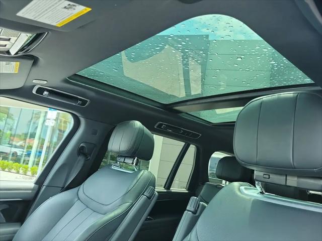 2025 Land Rover Range Rover P400 SE 7 Seat