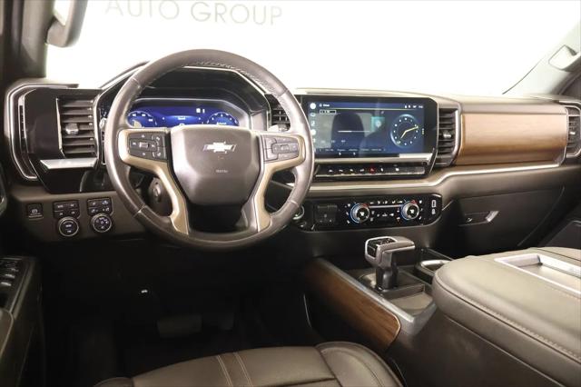 2022 Chevrolet Silverado 1500 4WD Crew Cab Short Bed High Country