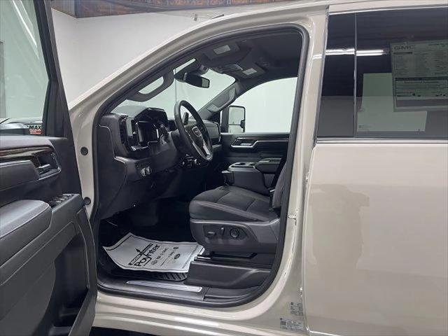 2026 GMC Sierra 2500HD Crew Cab, Standard Bed, SLE, 4WD