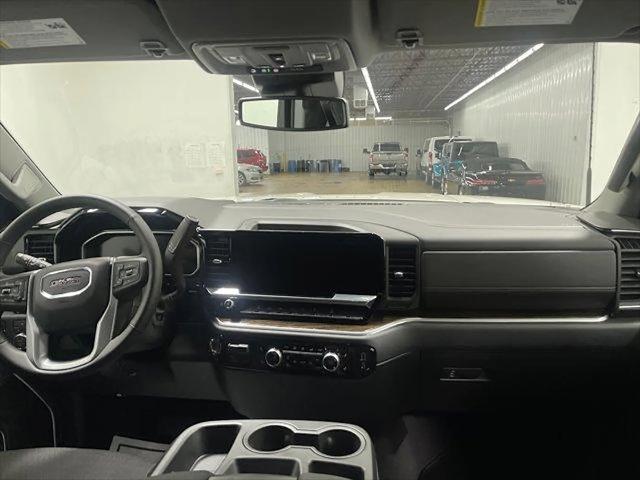 2026 GMC Sierra 2500HD Crew Cab, Standard Bed, SLE, 4WD