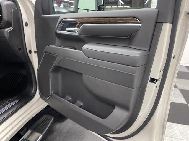 2026 GMC Sierra 2500HD Crew Cab, Standard Bed, SLE, 4WD