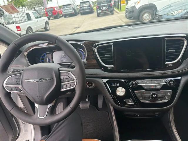 2023 Chrysler Pacifica Hybrid Pinnacle
