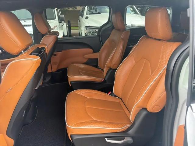 2023 Chrysler Pacifica Hybrid Pinnacle