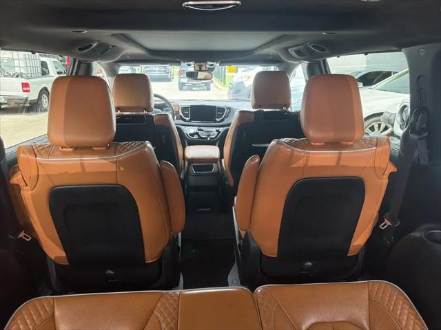 2023 Chrysler Pacifica Hybrid Pinnacle