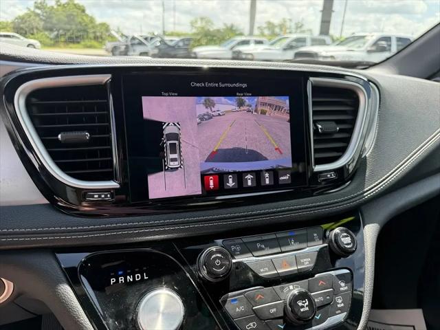2024 Chrysler Pacifica Hybrid S Appearance Pkg