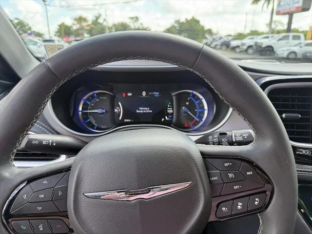 2024 Chrysler Pacifica Hybrid S Appearance Pkg