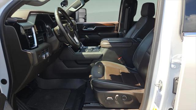 2024 GMC Sierra 2500HD 4WD Crew Cab Standard Bed Denali