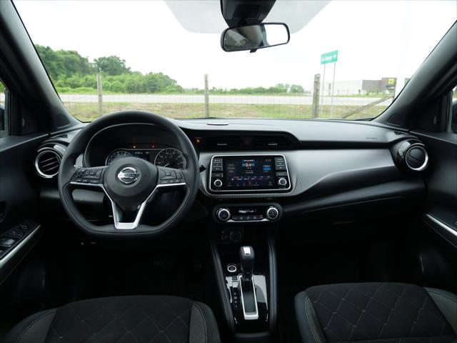 2020 Nissan Kicks SV Xtronic CVT