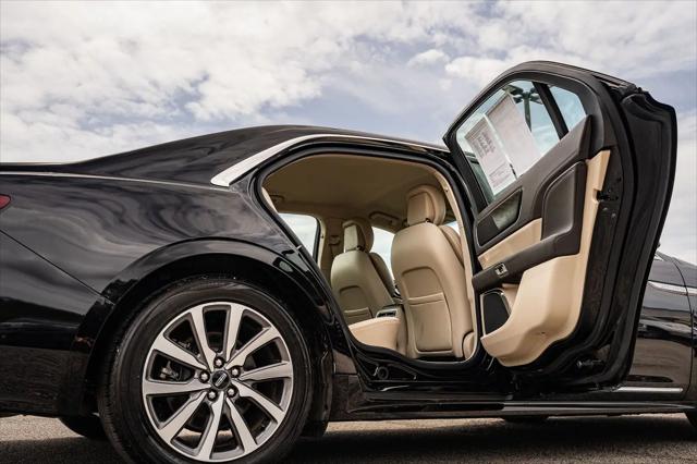 2018 Lincoln Continental Premiere