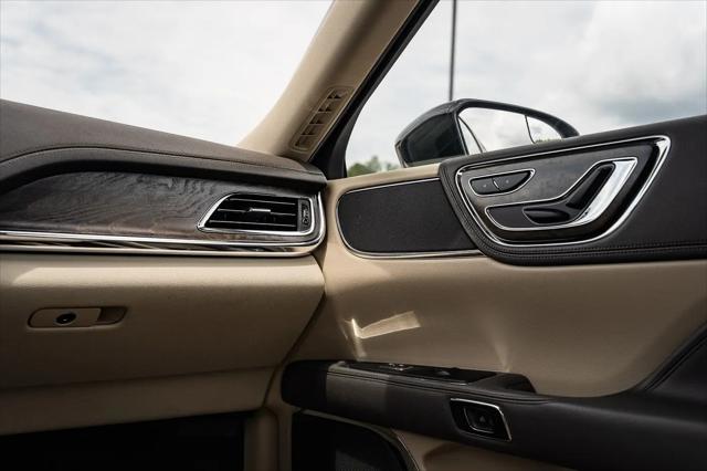 2018 Lincoln Continental Premiere