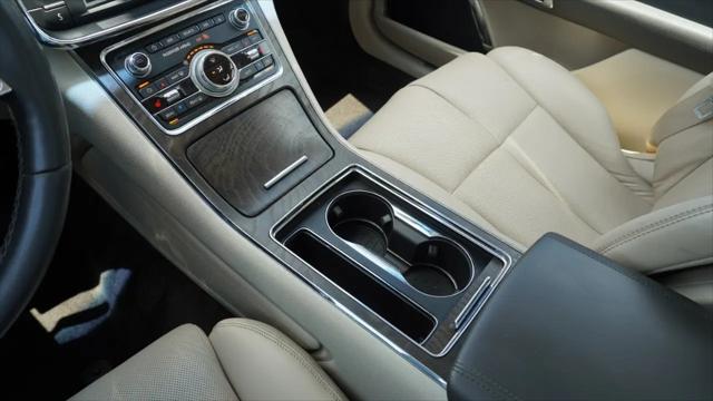 2017 Lincoln Continental Select