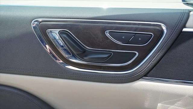 2017 Lincoln Continental Select