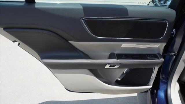 2017 Lincoln Continental Select