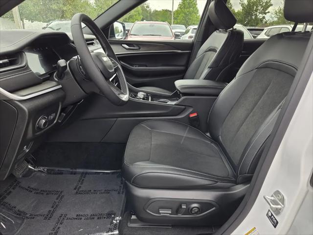 2026 Jeep Grand Cherokee L Altitude 4x2