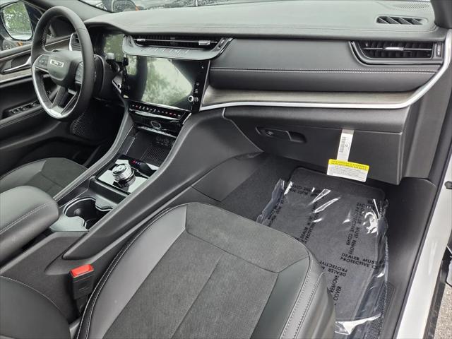 2026 Jeep Grand Cherokee L Altitude 4x2