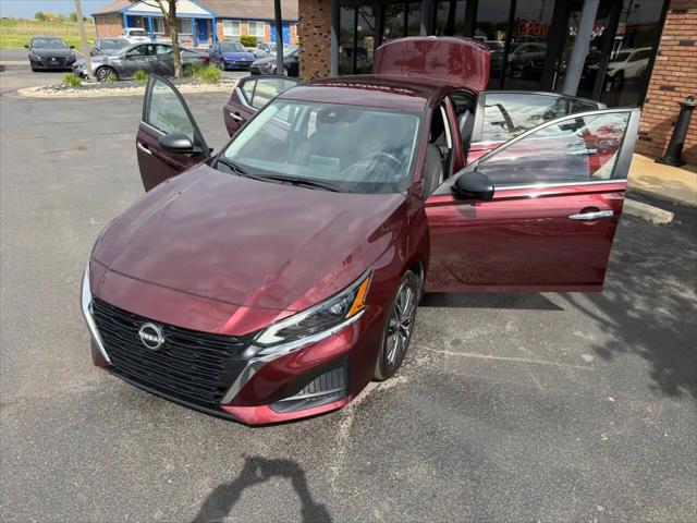 2025 Nissan Altima SV FWD