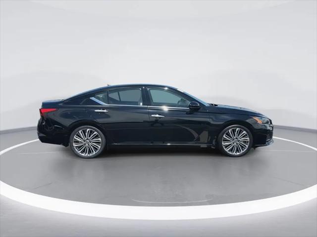 2024 Nissan Altima SL FWD