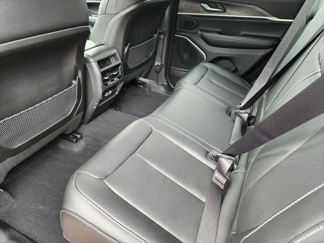 2025 Jeep Grand Cherokee Anniversary Edition